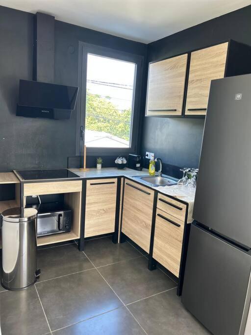 Appartement A 2 Pas De La Plage De Terre Sainte Esterno foto