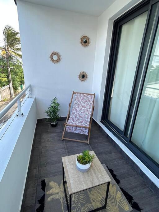 Appartement A 2 Pas De La Plage De Terre Sainte Esterno foto