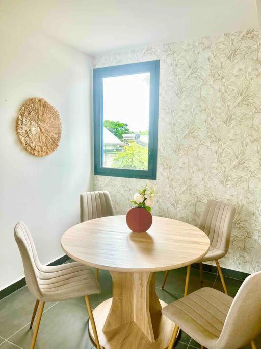 Appartement A 2 Pas De La Plage De Terre Sainte Esterno foto