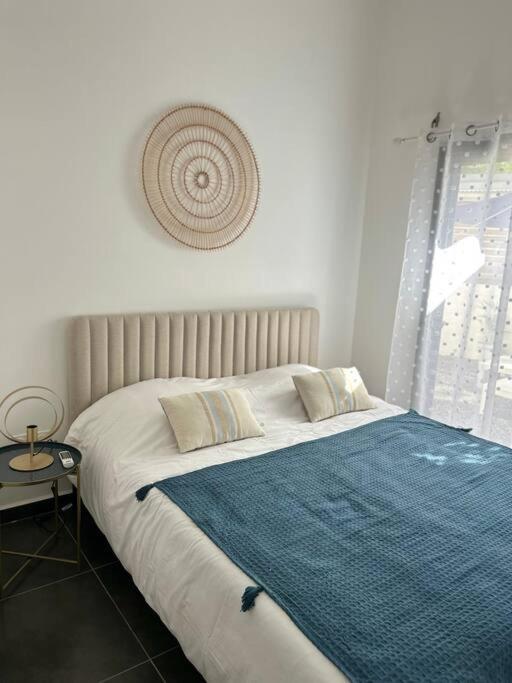 Appartement A 2 Pas De La Plage De Terre Sainte Esterno foto