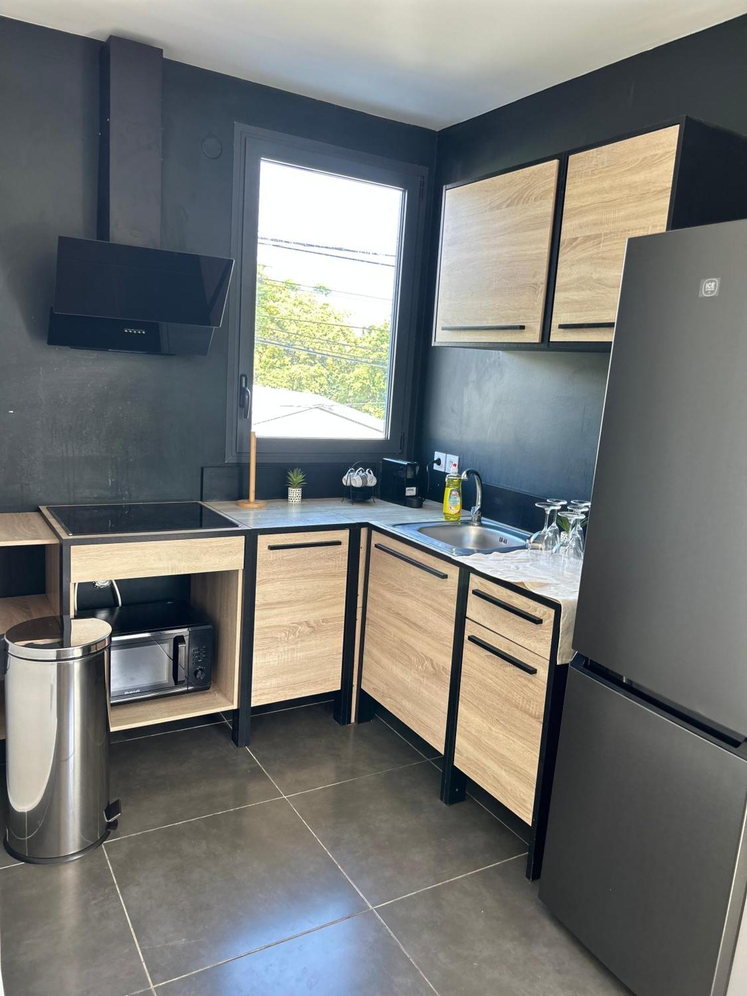 Appartement A 2 Pas De La Plage De Terre Sainte Esterno foto