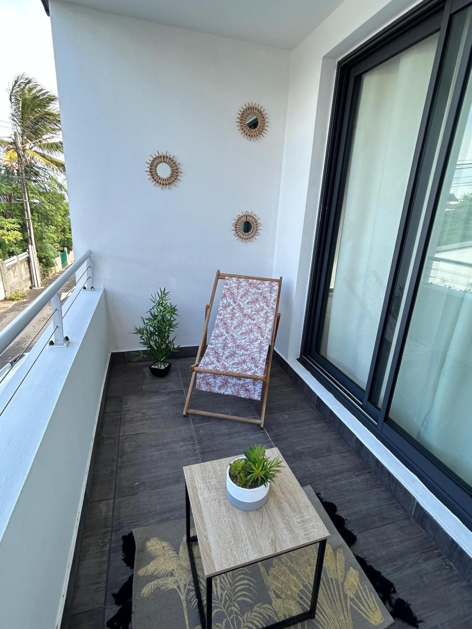 Appartement A 2 Pas De La Plage De Terre Sainte Esterno foto